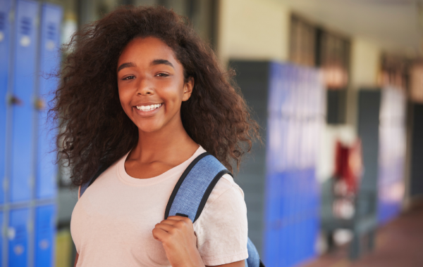 MEC lança guia de apoio do Programa Escola das Adolescências